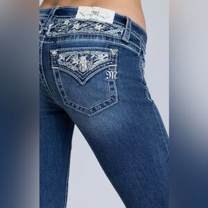 Miss Me Star Jeans Size 25/31 NWT Beautiful Jeans